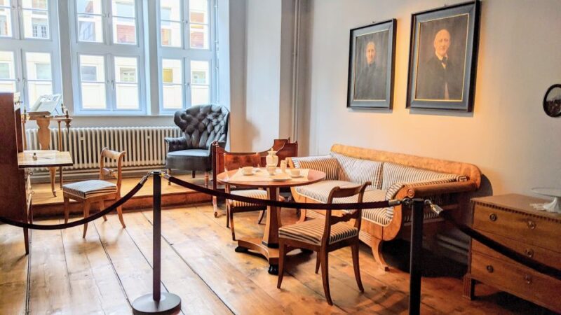 Hamelin: Old Town Exploration Self-guided Walking Tour - Self-guided Tour Format