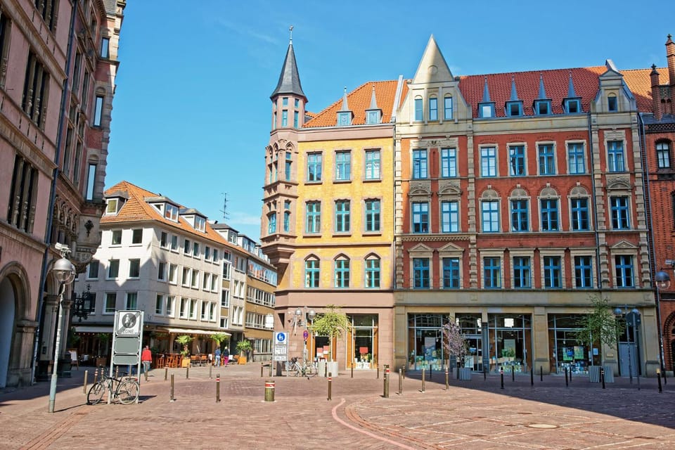 Hannover: Express Walk With a Local in 60 Minutes - Tour Features