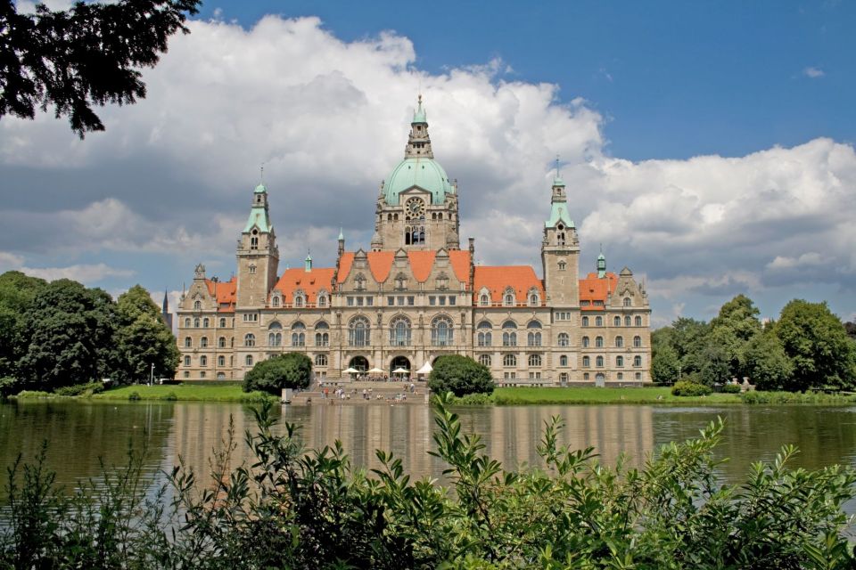 Hannover: New Town Hall Exclusive Guided Walking Tour - Tips for a Great Experience