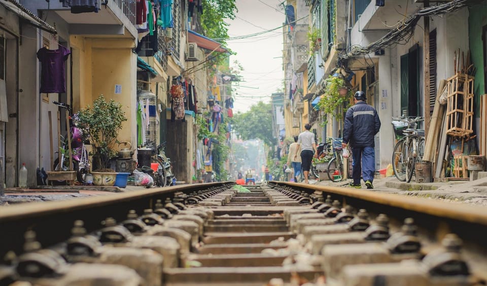 Hanoi: Explore Local Culinary and Train Street Scenery - Waiting for the Train