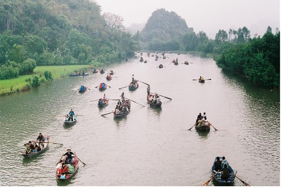 Hanoi: Perfume Pagoda and Incense Making Tour With Lunch - Scenic Boat Ride