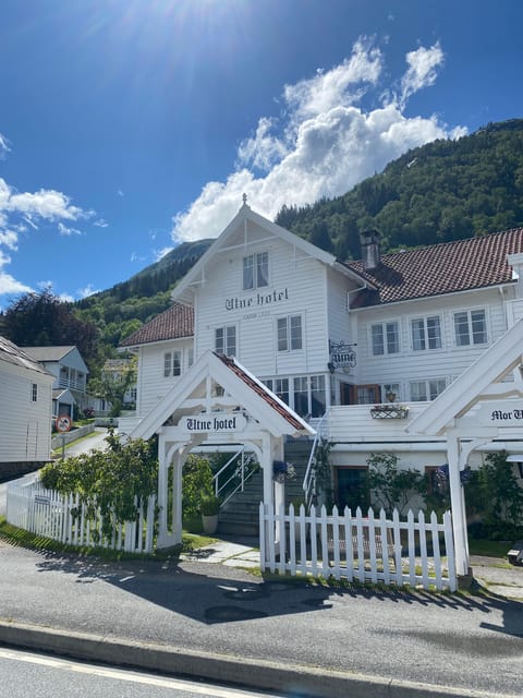 Hardangerfjord Lunch at Cider Farm, Coffee at Historic Hotel - Customer Feedback and Ratings