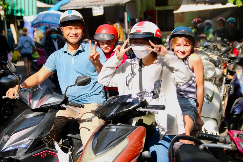 Hcm: Private Guided Motorbike Tour With Local Guide & Lunch - Guided Experience