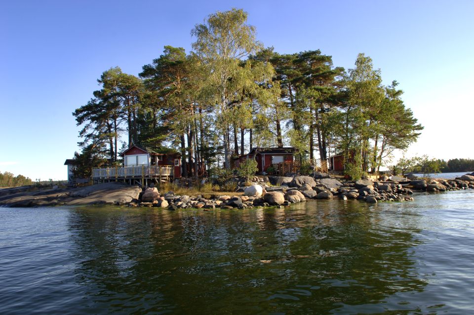 Helsinki: Archipelago RIB Boat Tour With BBQ Lunch and Sauna - What to Bring