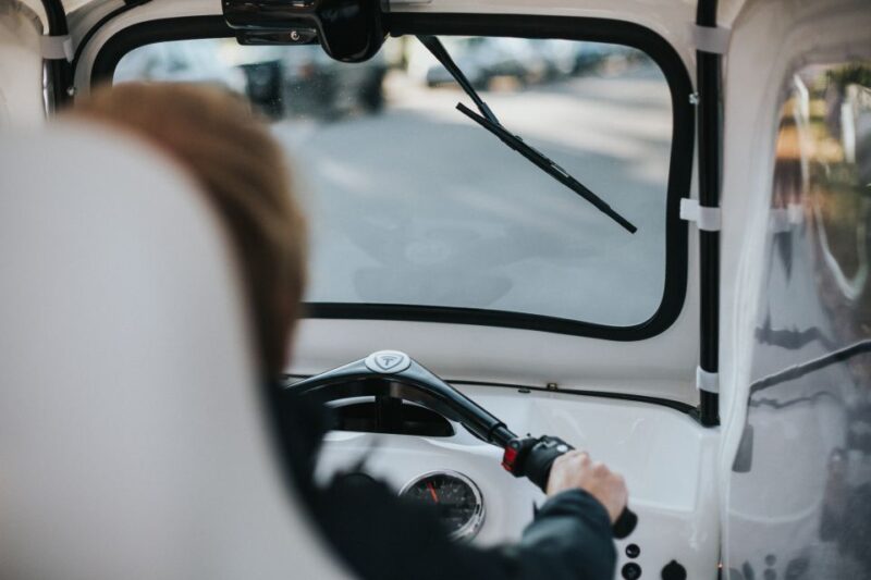 Helsinki City: 2.5-Hour City Tour With Electric Tuktuk - Tips for Travelers