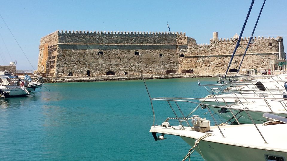 Heraklion: Historical Sightseeing Private Walking Tour - Experience the Tour