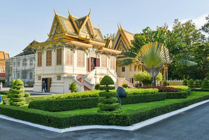 Hidden Phnom Penh City Tour, Royal Palace, Wat Phnom - Dress Code and Recommendations