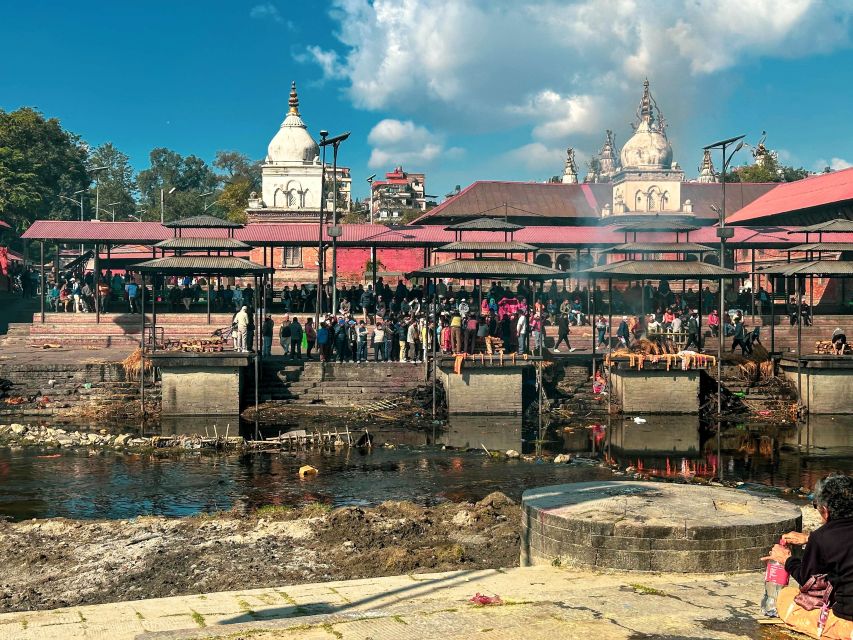 Hindu Temple (Pashupatinath) & Buddhist Stupa (Boudhanath) - Included Amenities