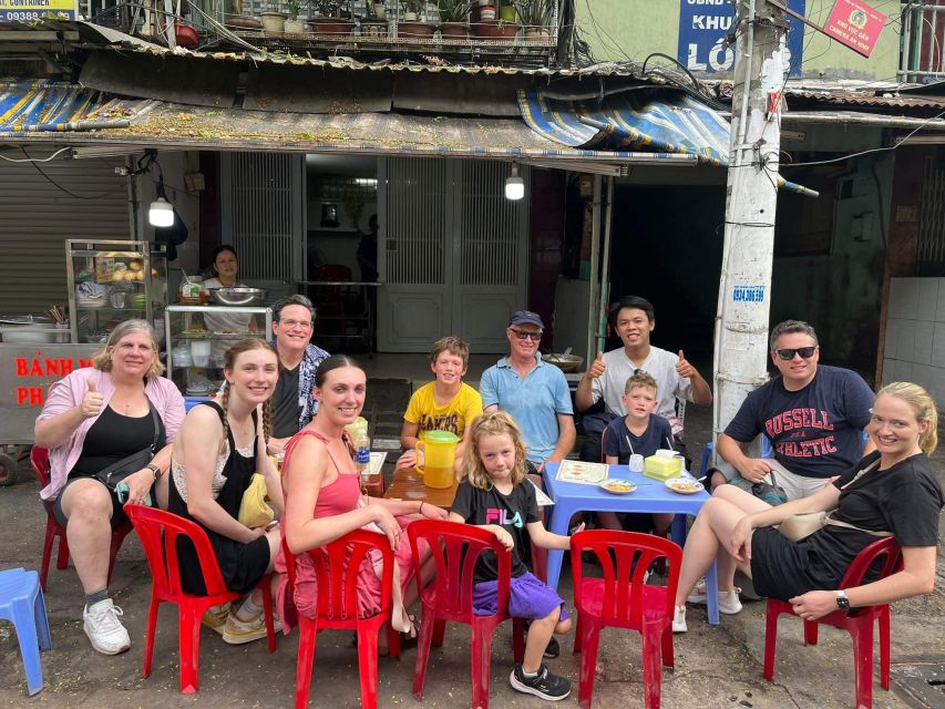 Ho Chi Minh: Super Niche Walking Street Food Tour With Local - Local Tour Guides