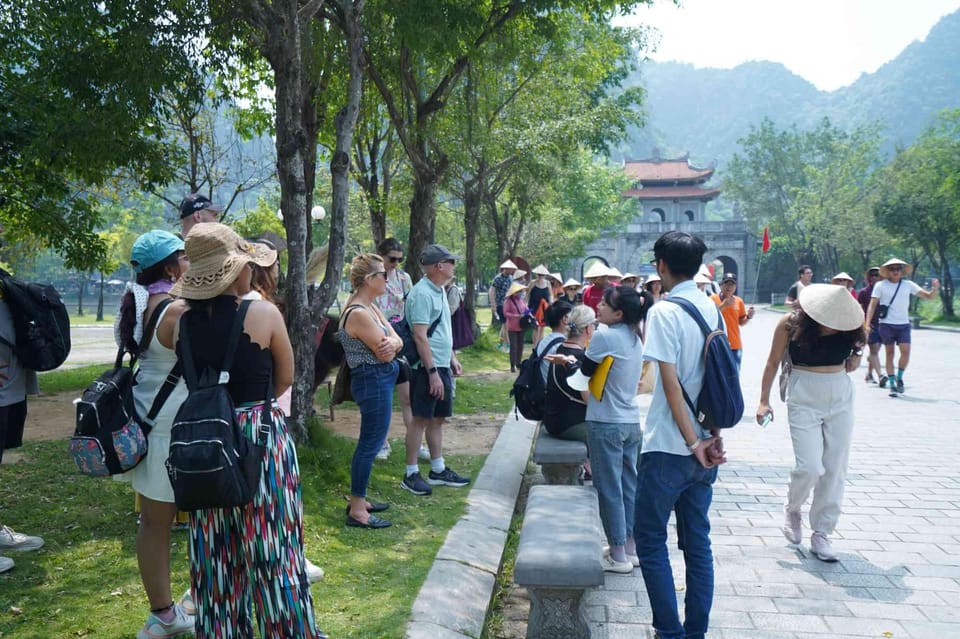 Hoa Lu & Tam Coc - Biking With Buffet Lunch - Lunch