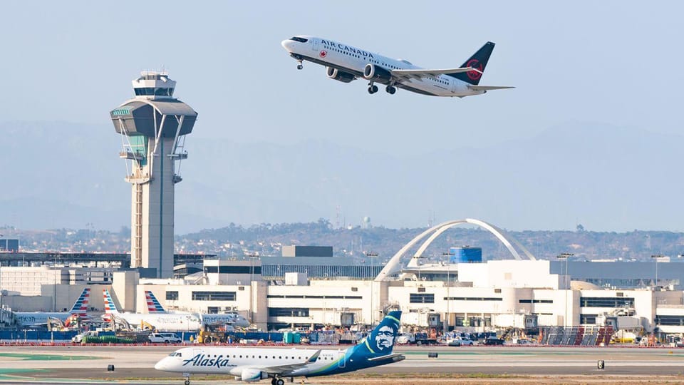 Hochiminh: Fasttrack in Tan Son Nhat International Airport - Personalized Assistance and Transfers