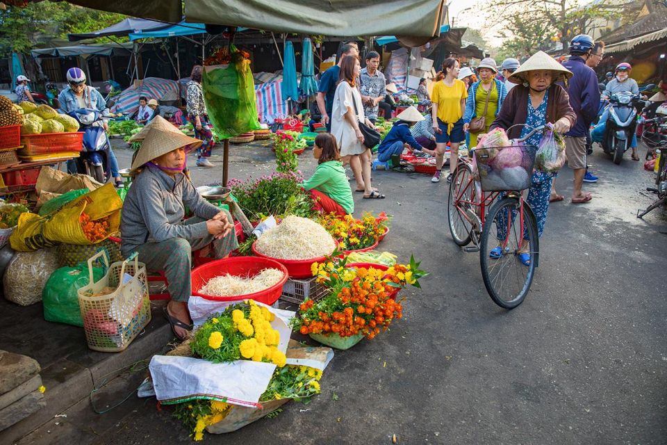 Hoi An: Customs and Tradition Tour With Vegetarian Dinner - Dining Experience