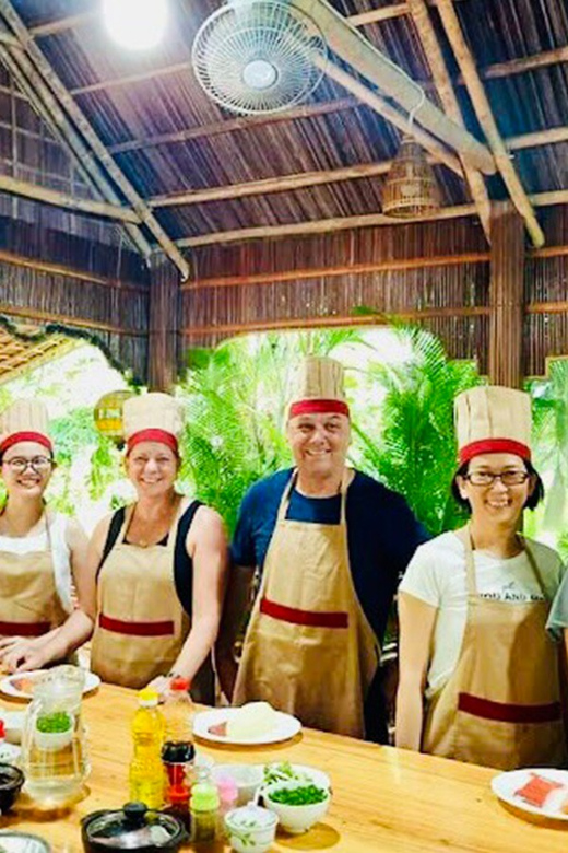 Hoi An/Da Nang: Market Tour, Boat Ride, and Cooking Class - Participant Information