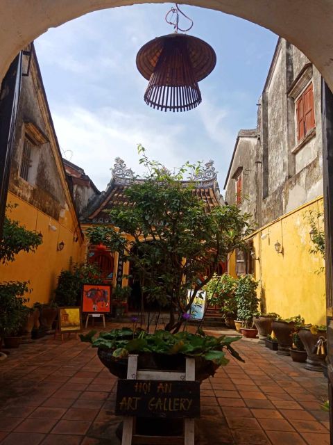 Hoi An: Hoai River Boat Trip by Night With Release Lantern - Inclusions and Discounts