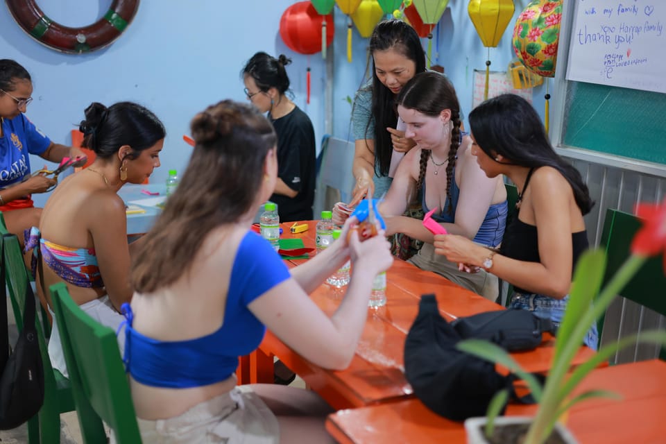 Hoi An: Lantern Boat Trip & Flower Lantern Making Class. - Experience the Lantern Making