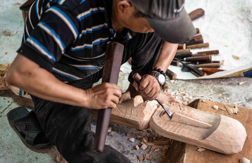 Hoi An: Wood Carving Class With Local Artisans - Group and Family Suitability