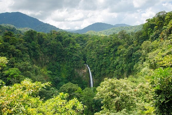 Horseback Riding at Volcano Foothills + La Fortuna Waterfall - Participation Requirements