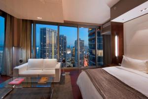 Hotel Beaux Arts, Autograph Collection - Dining Options Available