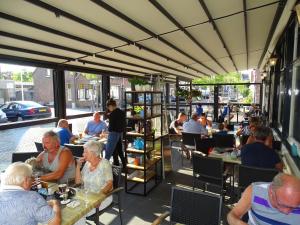 Hotel Café Restaurant De Kroon - Guest Reviews