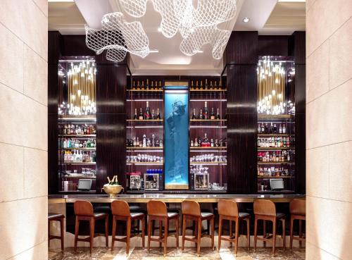 Hotel Crescent Court - Nearby Attractions