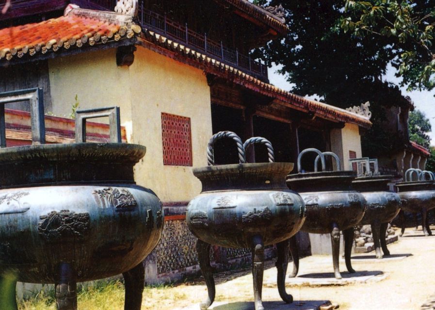 Hue City by Cycle Rickshaw: Half-Day Private Tour - Tinh Tam Lake