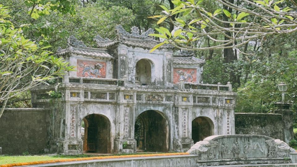 Hue City Philosophy of Life Experience in Buddhist Tour - Exploring Mahayana Buddhism