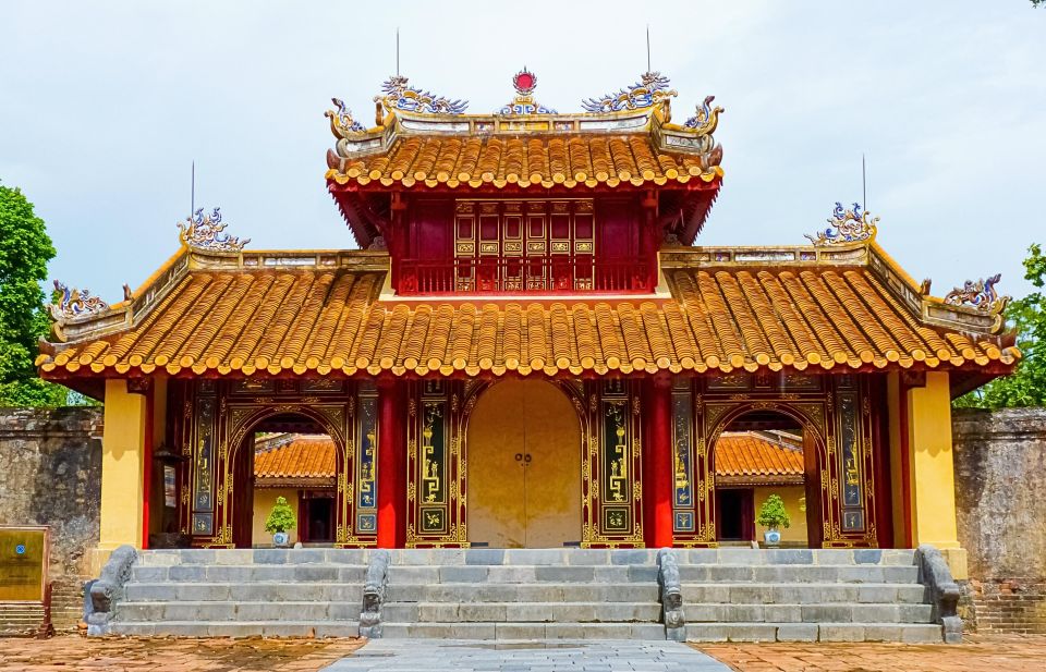 Hue: Dragon Boat, Royal Tombs, Thien Mu Pagoda With Guide - Thien Mu Pagoda Experience