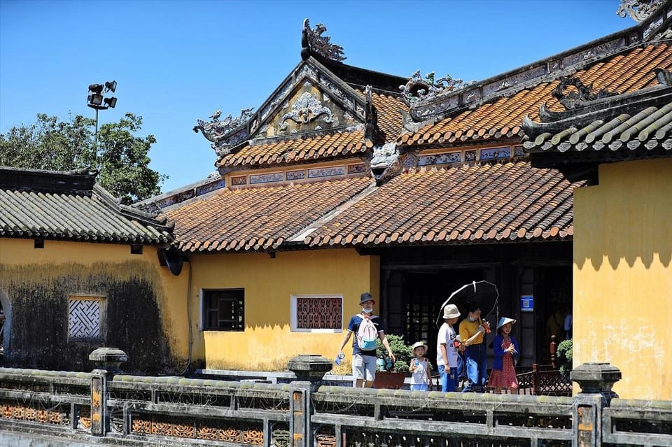 Hue Walking Tour to Imperial Citadel and Forbidden City - Guided Tour Experience