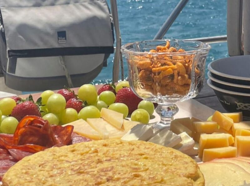 Ibiza: Sunset Boat Trip With Appetizers, Only up to 6 Guests - Champagne and Appetizers Included