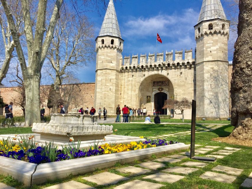 Istanbul: Blue Mosque and Topkapı Palace & Harem Guided Tour - Visitor Requirements