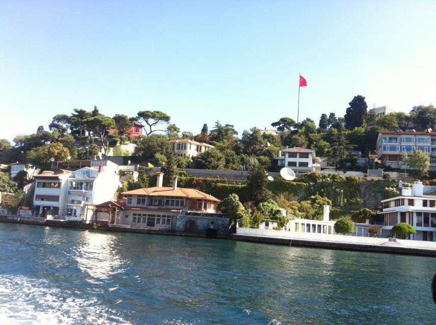 Istanbul: Bosphorus Boat Tour and Two Continents With Lunch - Lunch at Camlıca Hill