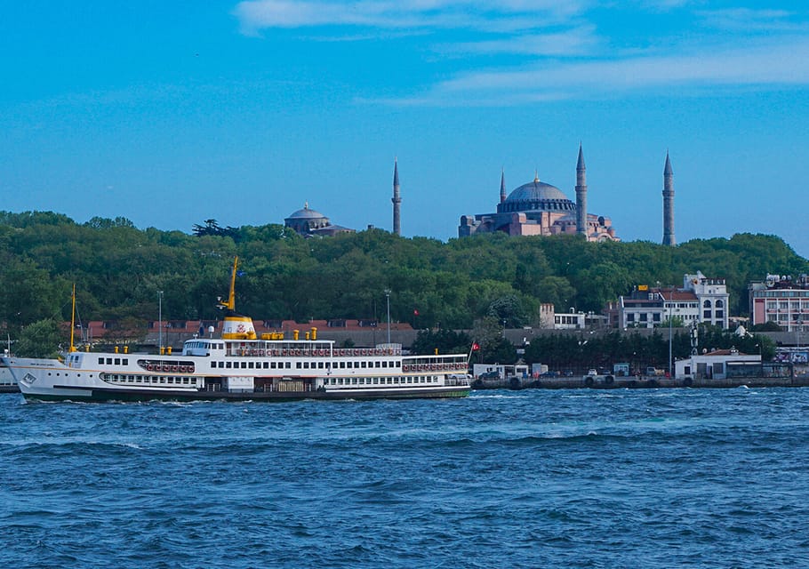 Istanbul: Bosphorus Sightseeing Cruise With Sunset Option - Accessibility and Transportation