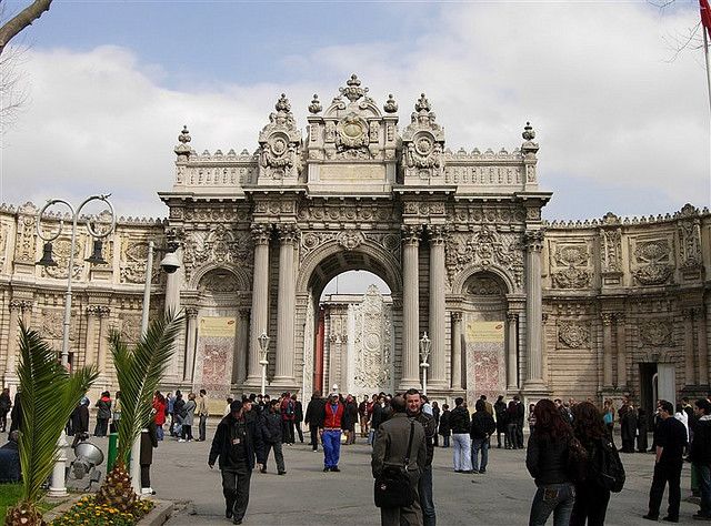 Istanbul: Dolmabahçe Palace and Uskudar Guided Tour - Tour Inclusions