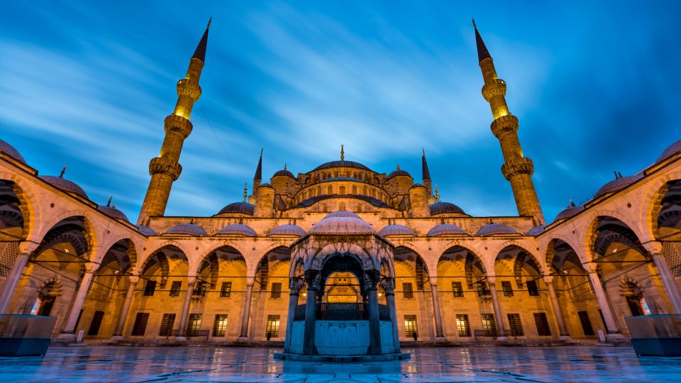 Istanbul: Hagia Sophia, Blue Mosque, and Grand Bazaar Tour - Exploring the Blue Mosque