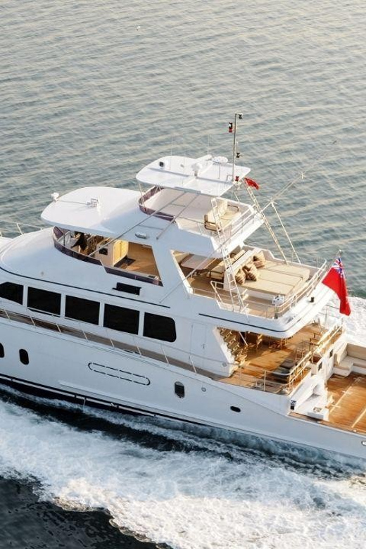 Istanbul: Private Luxury Yacht Cruise on the Bosporus - Onboard Amenities