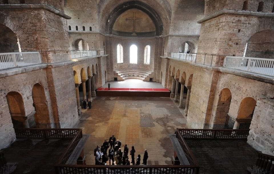 Istanbul:Europe and Asia Continents & Topkapı Palace & Harem - Hagia Irene Church: A Historical Gem