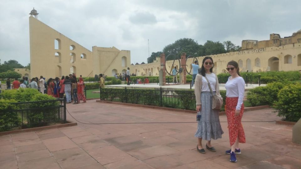 Jaipur Escapade: 2 Days Private City Tour With Guide - Group Size and Booking Guidelines