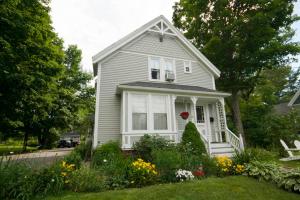 James Place Inn Bed and Breakfast - On-Site Amenities and Services