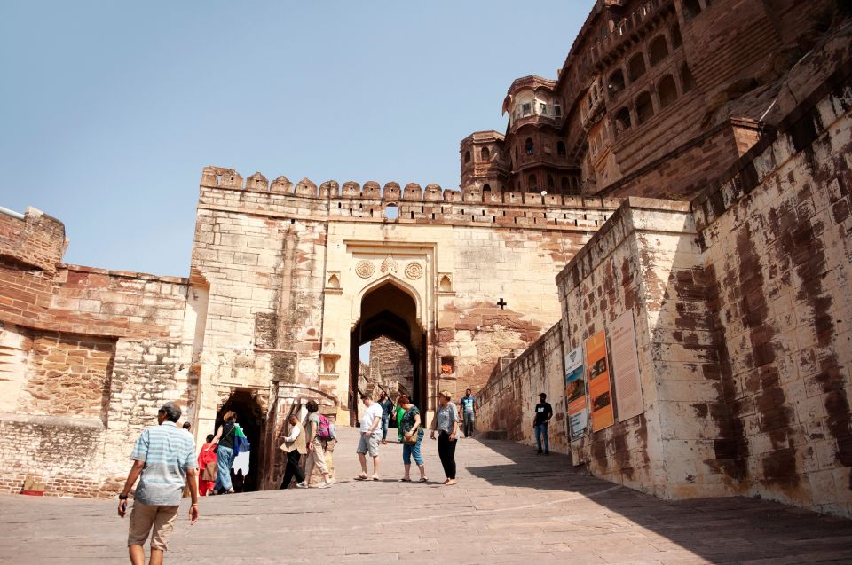 Jodhpur City Tour in Private Car With Guide Service - Exploring Jaswant Thada