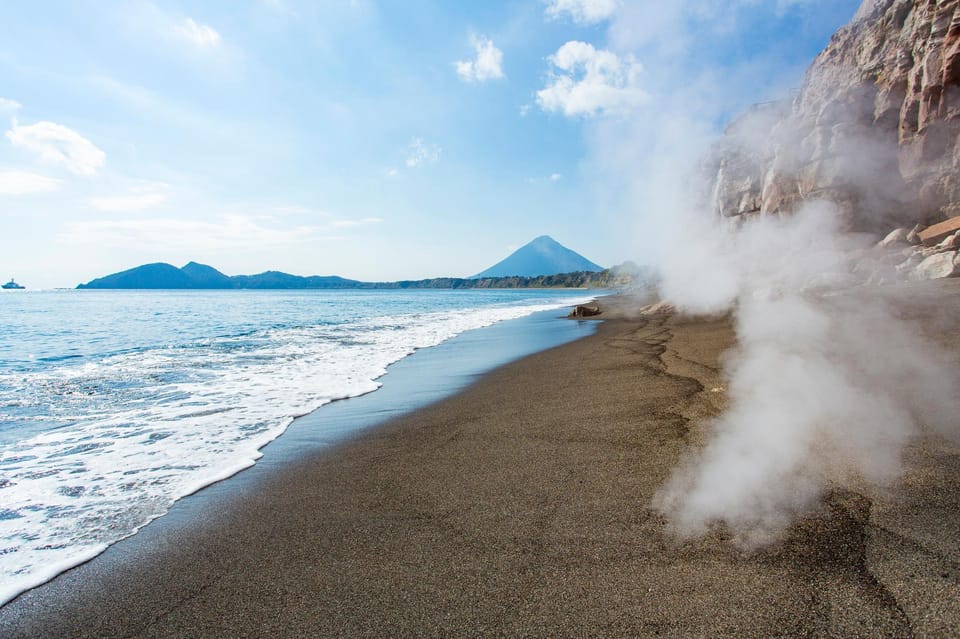 Kagoshima: Ibusuki City and Mount Kaimon Dake Tour - Local Cuisine and Dining Options