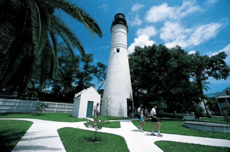 Key West: Luggage Services - Handling Large Volumes of Bags