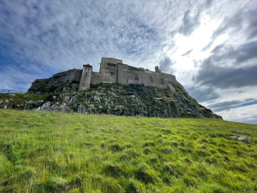 Kingdoms & Keeps: From Holy Island to Harry Potter - The Majesty of Bamburgh Castle