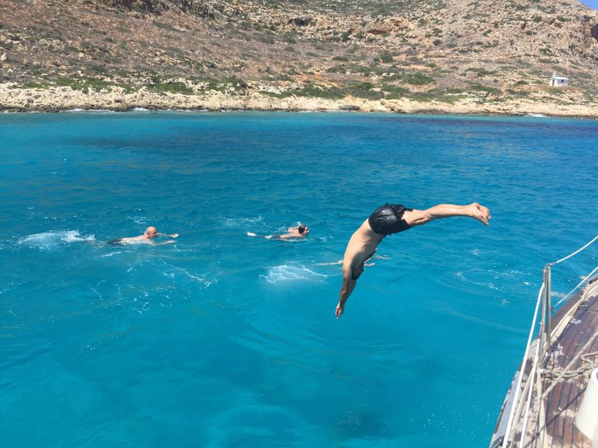 Kissamos: Balos and Gramvousa Private Sailing Trip With Meal - Amenities and Services