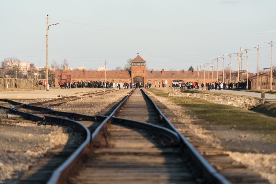 Krakow: 1-Way Bus Transfer To/From Auschwitz-Birkenau - Important Visitor Information