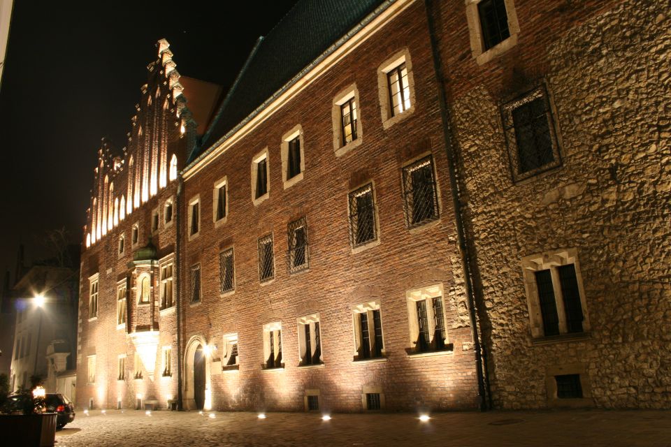 Krakow: Evening Walking Tour With Spooky Stories - Nighttime Views of Krakow