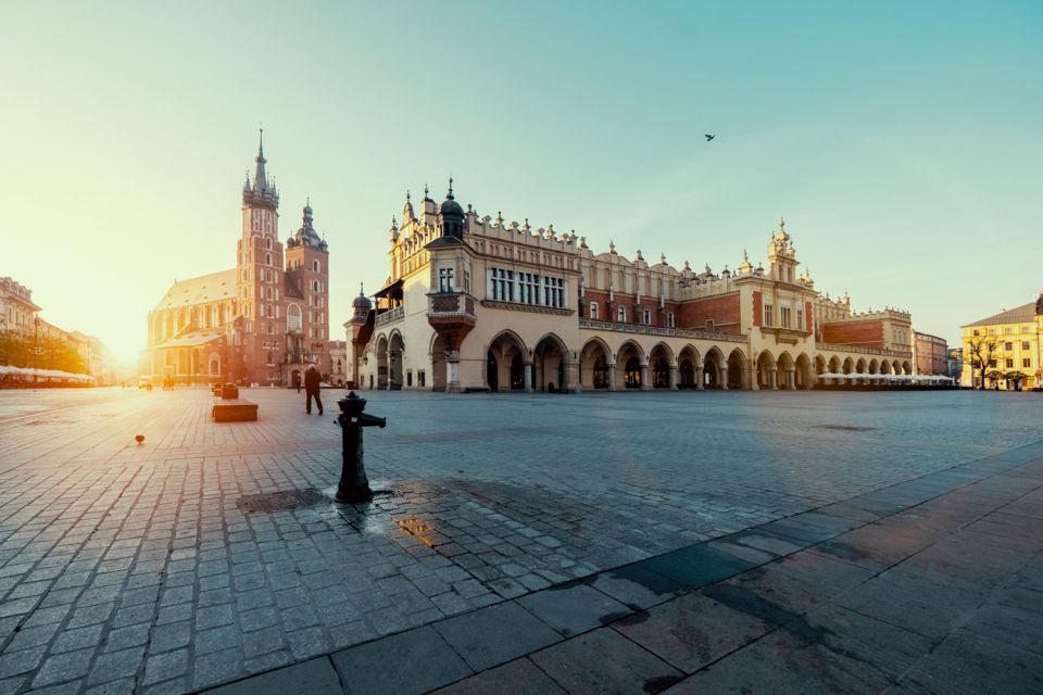 Krakow: Old Town, Wawel, and Underground Museum With Lunch - Important Dress Code