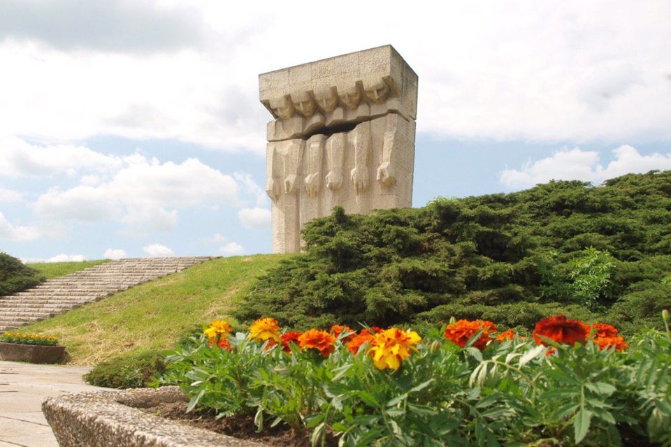 Krakow: Plaszow Concentration Camp Walking Tour - Memorials and Remembrance