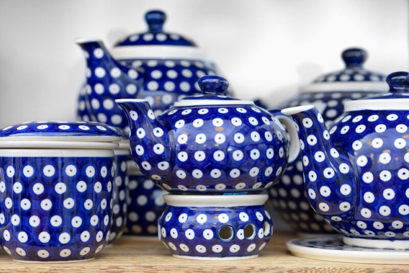Krakow: Private Shopping Tour With Snacks and Beer Tasting - Shopping and Cultural Insights