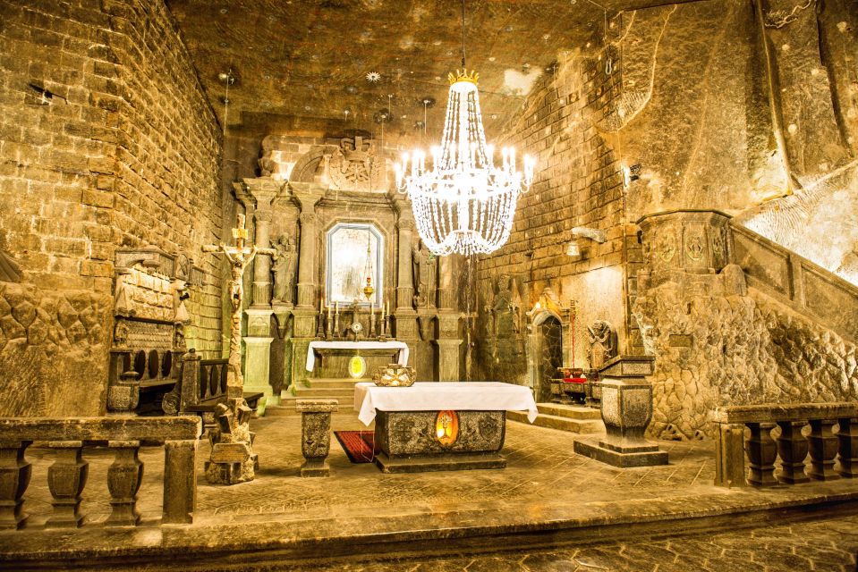 Krakow: Wawel Castle, Cathedral, Salt Mine, and Lunch - Discovering Wieliczka Salt Mine