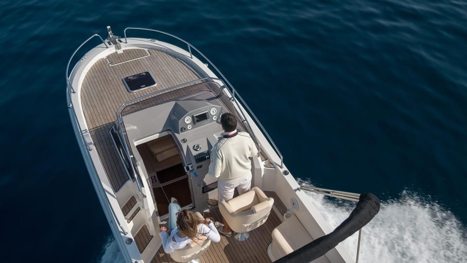 Krk: Rent a Boat Atlantic 730 408kk - Fuel and Supplies